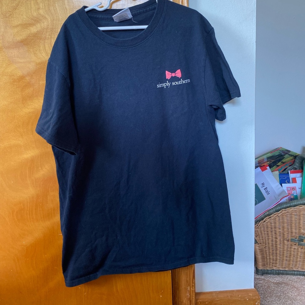 Simply southern T shirt ! Size small only worn twice !